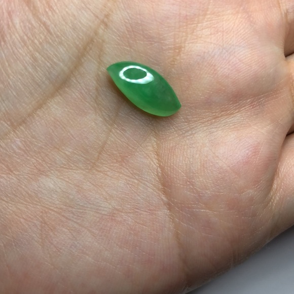 Grade A Untreated Loose Burma Jadeite Apple Green - Picture 3 of 6